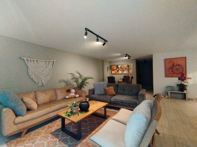 Casa de 4 alcobas en venta en El Poblado, Medellín, 156 m² · foto 4 de 16