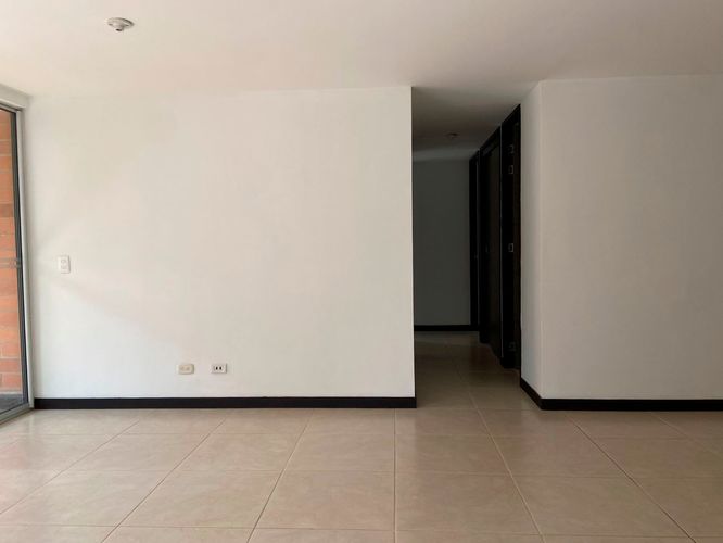 Apartamento de 3 alcobas en arriendo en San Jose, Sabaneta, 106 m² · foto 2 de 19