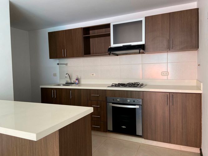Apartamento de 3 alcobas en arriendo en San Jose, Sabaneta, 106 m² · foto 6 de 19