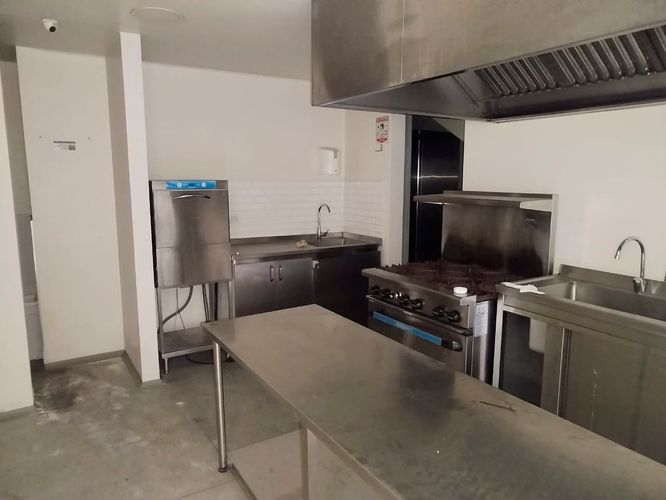 Local en arriendo en El Poblado, Medellín, 230 m² · foto 3 de 14