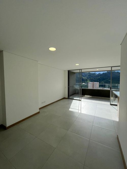 Apartamento en arriendo en Loma De La Doctora, Sabaneta, 85 m² · foto 2 de 15