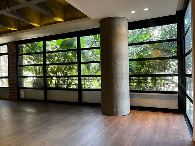 Apartamento de 2 alcobas en arriendo en El Poblado, Medellín, 198 m² · foto 2 de 18