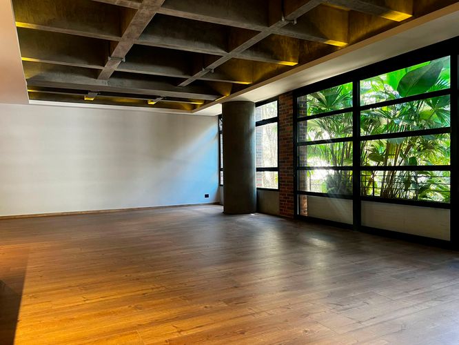 Apartamento de 2 alcobas en arriendo en El Poblado, Medellín, 198 m² · foto 3 de 18