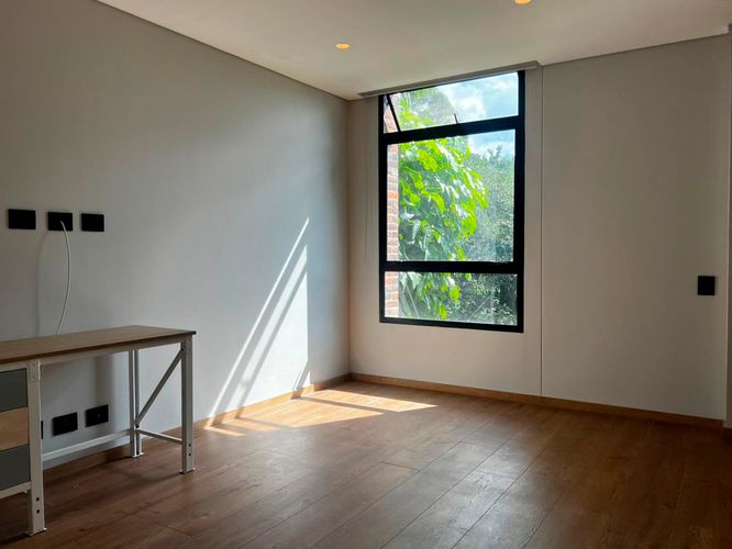 Apartamento de 2 alcobas en arriendo en El Poblado, Medellín, 198 m² · foto 11 de 18