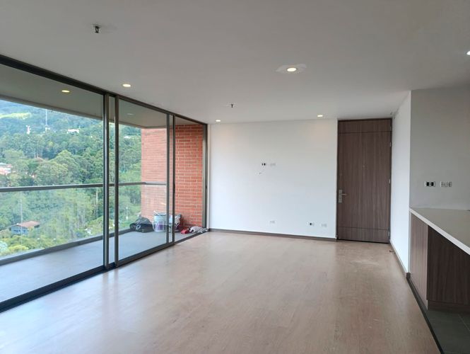 Apartamento de 3 alcobas en arriendo en Altos Del Poblado, Medellín, 112 m² · foto 2 de 16