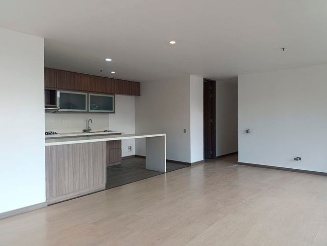 Apartamento de 3 alcobas en arriendo en Altos Del Poblado, Medellín, 112 m² · foto 4 de 16