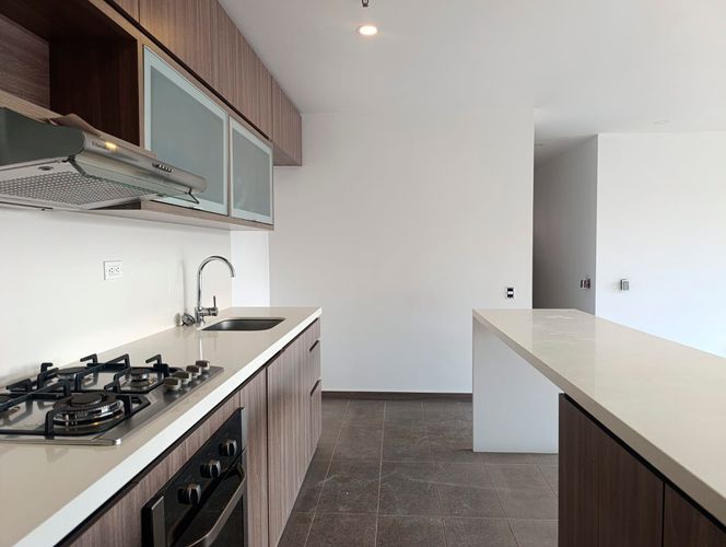 Apartamento de 3 alcobas en arriendo en Altos Del Poblado, Medellín, 112 m² · foto 6 de 16