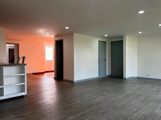 Apartamento de 3 alcobas en arriendo en El Poblado, Medellín, 174 m² · foto 7 de 17
