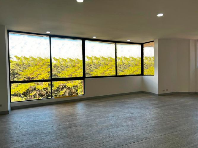 Apartamento de 3 alcobas en arriendo en El Poblado, Medellín, 174 m² · foto 2 de 17