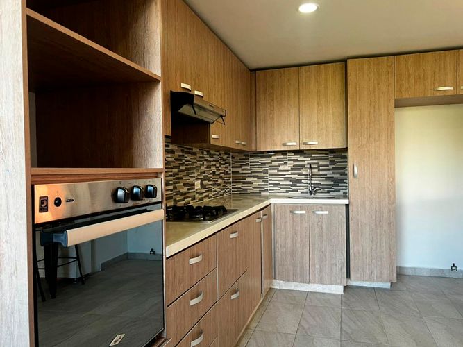 Apartamento de 3 alcobas en arriendo en El Poblado, Medellín, 174 m² · foto 4 de 17