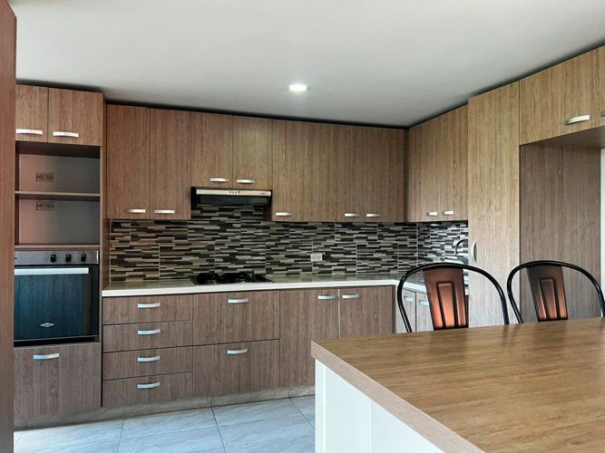 Apartamento de 3 alcobas en arriendo en El Poblado, Medellín, 174 m² · foto 5 de 17
