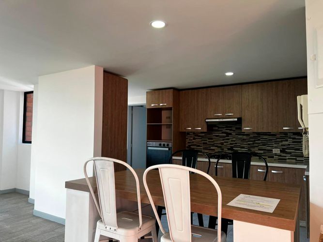 Apartamento de 3 alcobas en arriendo en El Poblado, Medellín, 174 m² · foto 6 de 17