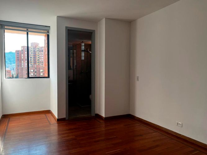 Apartamento de 3 alcobas en arriendo en El Poblado, Medellín, 174 m² · foto 10 de 17