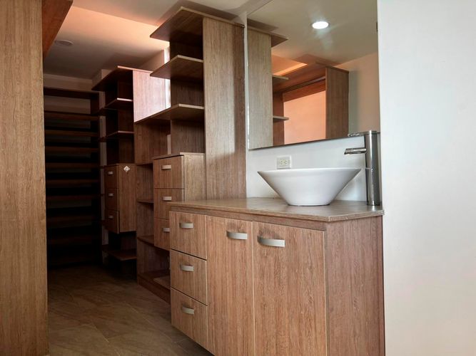 Apartamento de 3 alcobas en arriendo en El Poblado, Medellín, 174 m² · foto 16 de 17