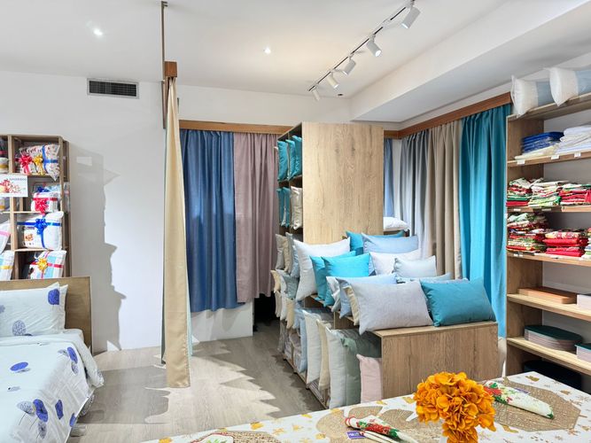 Local en arriendo en El Poblado, Medellín, 89 m² · foto 2 de 6