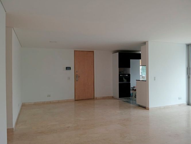 Apartamento de 3 alcobas en arriendo en Laureles, Medellín, 95 m² · foto 3 de 18
