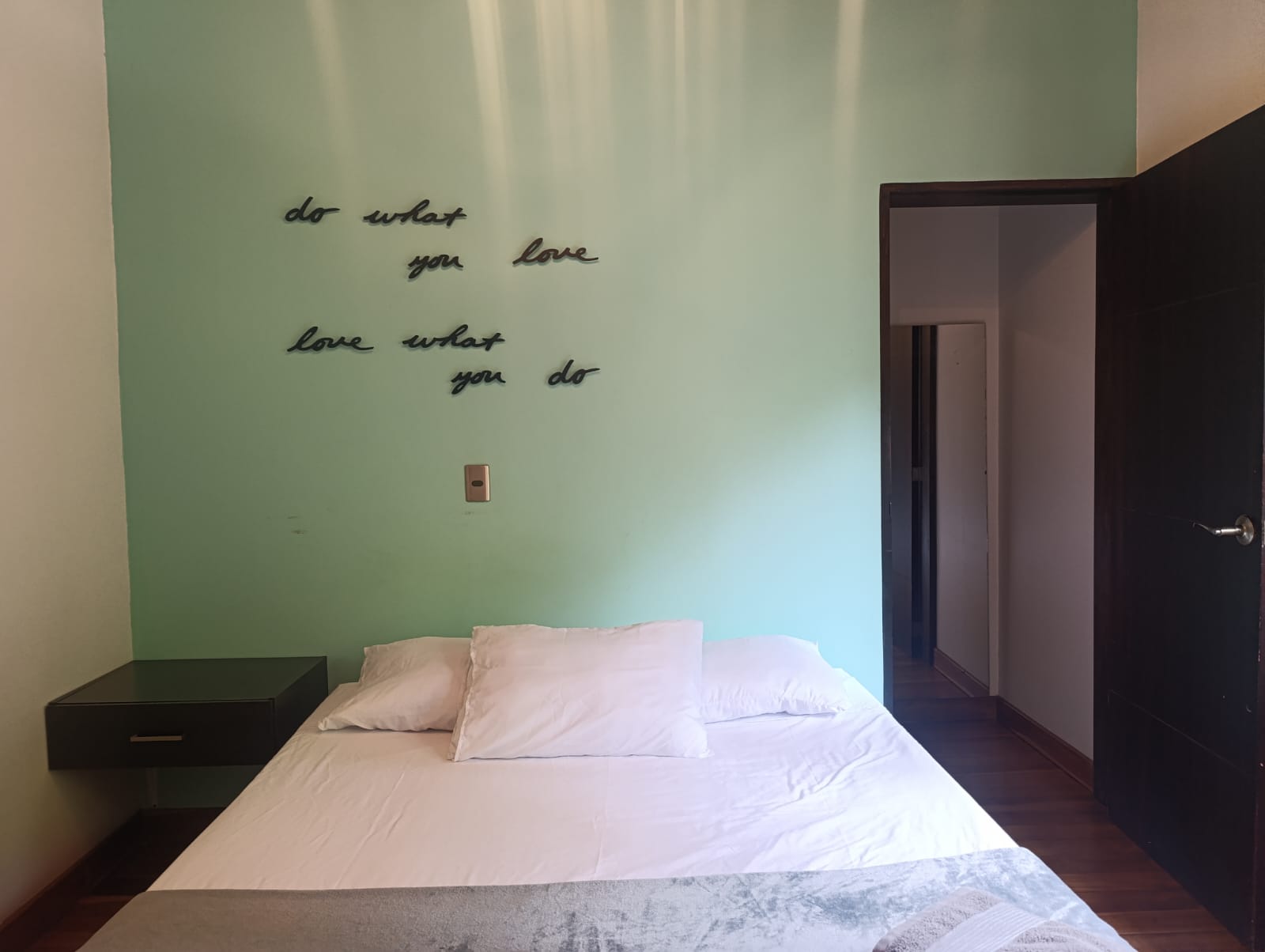 Casa en arriendo en El Poblado, Medellín · foto 9 de 19