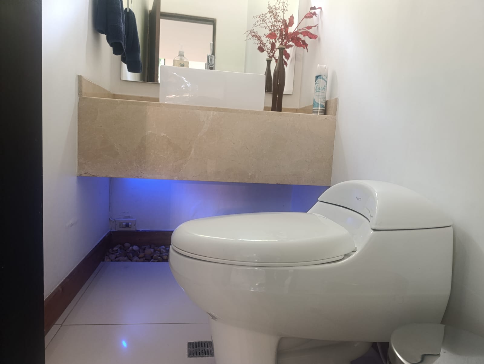 Casa en arriendo en El Poblado, Medellín · foto 15 de 19