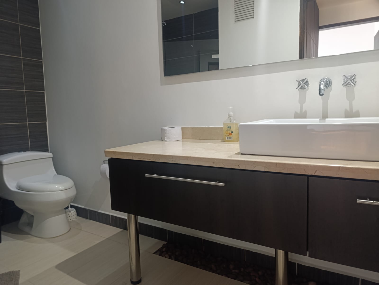 Casa en arriendo en El Poblado, Medellín · foto 17 de 19