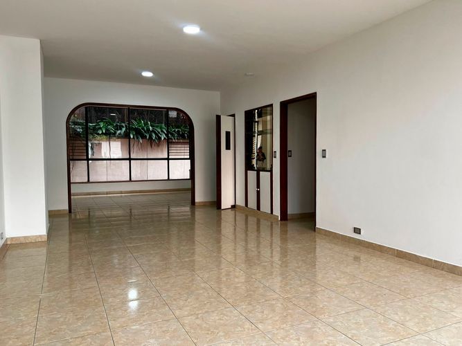 Apartamento de 3 alcobas en arriendo en El Poblado, Medellín, 120 m² · foto 5 de 17