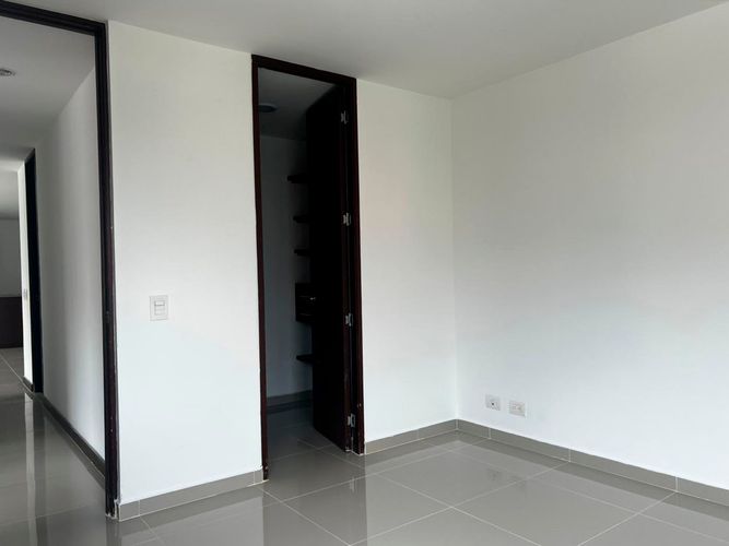 Apartamento de 3 alcobas en arriendo en Cumbres, Envigado, 91 m² · foto 8 de 17