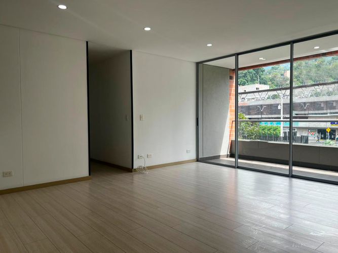 Apartamento de 2 alcobas en arriendo en Cumbres, Envigado, 97 m² · foto 2 de 18