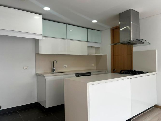 Apartamento de 2 alcobas en arriendo en Cumbres, Envigado, 97 m² · foto 6 de 18