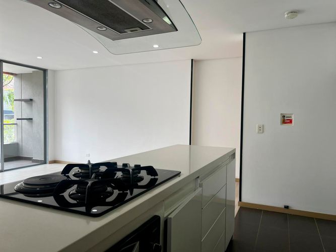 Apartamento de 2 alcobas en arriendo en Cumbres, Envigado, 97 m² · foto 7 de 18