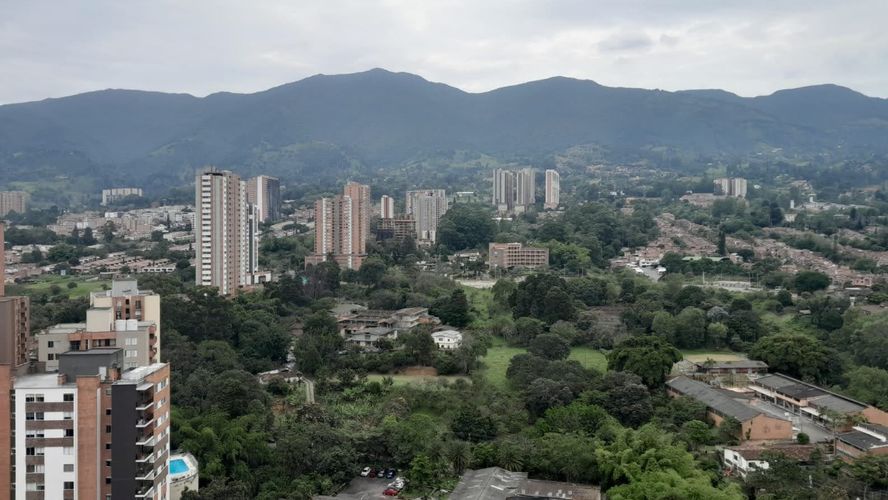 Apartamento de 3 alcobas en venta en Suramerica, Itagüí, 89 m² · foto 11 de 24