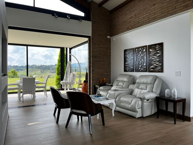 Casa de 3 alcobas en venta en El Retiro, 300 m² · foto 14 de 20