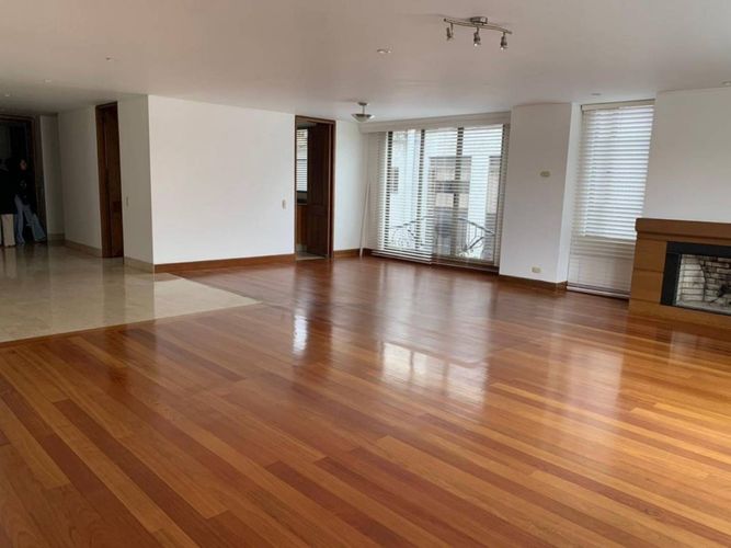Apartamento de 3 alcobas en venta en La Carolina, Bogotá, 240 m² · foto 12 de 24