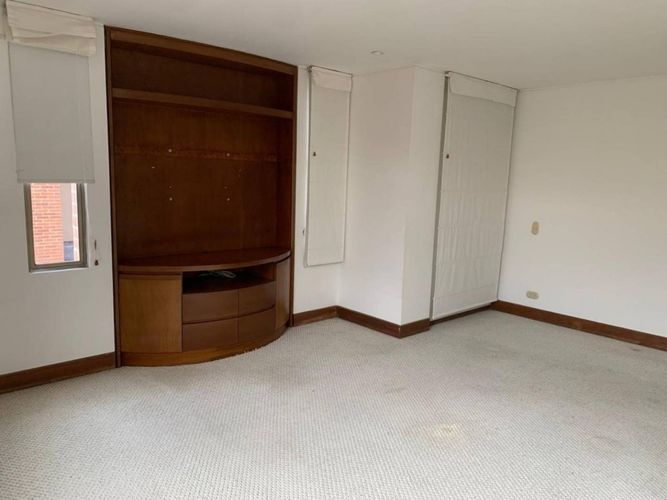 Apartamento de 3 alcobas en venta en La Carolina, Bogotá, 240 m² · foto 16 de 24