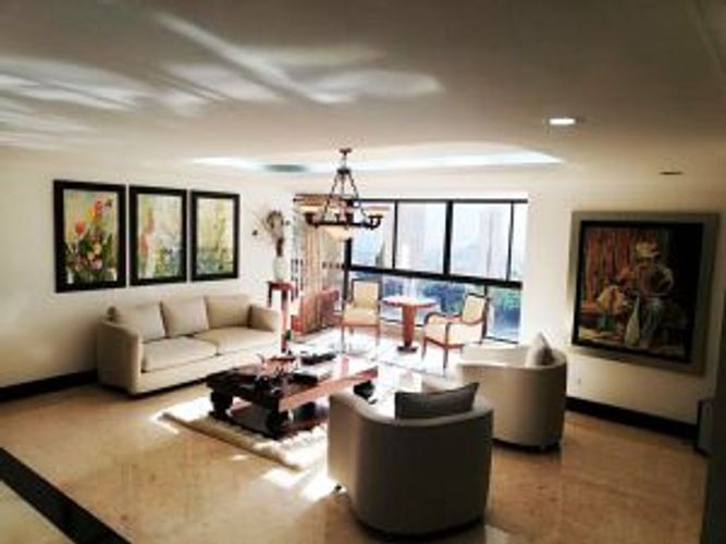 Apartamento de 4 alcobas en arriendo en El Poblado, Medellín, 520 m² · foto 3 de 14