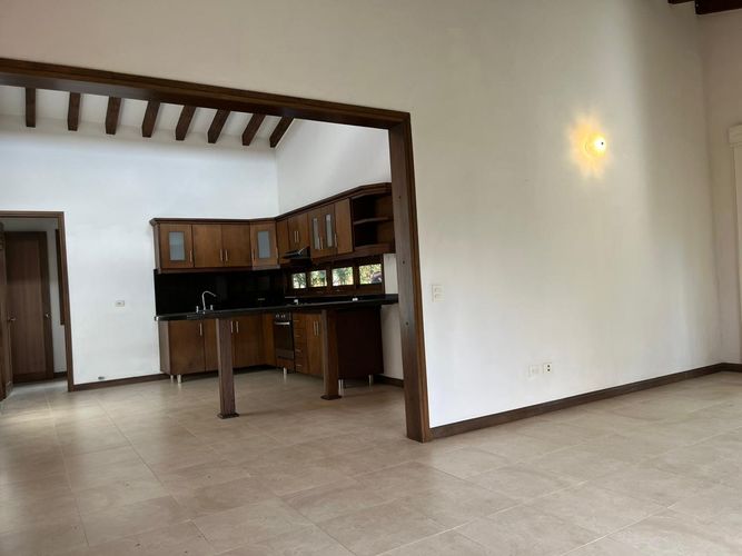Casa de 3 alcobas en venta en Santa Elena, El Retiro, 160 m² · foto 2 de 20