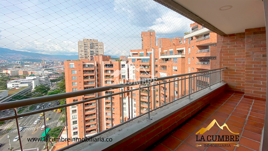 Apartamento de 3 alcobas en arriendo en Castropol, Medellín, 95 m² · foto 3 de 16