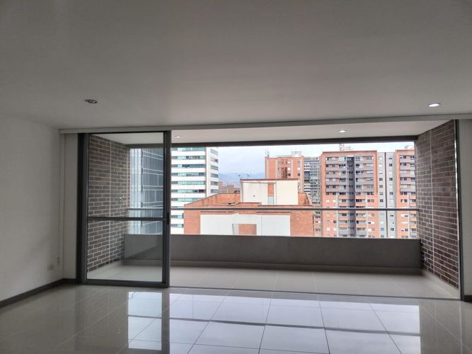 Apartamento de 3 alcobas en venta en El Poblado, Medellín, 121 m² · foto 1 de 20