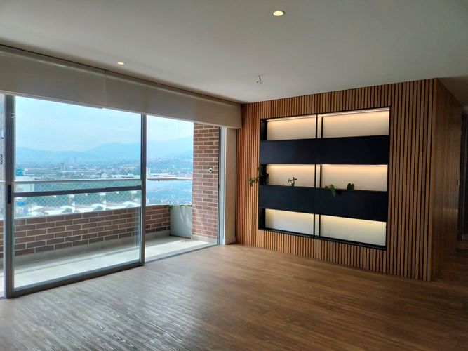 Apartamento de 3 alcobas en venta en El Poblado, Medellín, 106 m² · foto 2 de 18