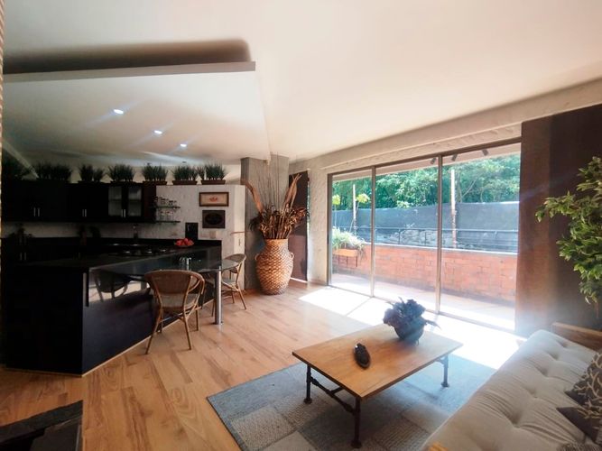 Apartamento en venta en El Poblado, Medellín · foto 5 de 16