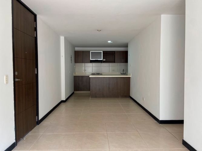 Apartamento de 3 alcobas en venta en San Jose, Sabaneta, 73 m² · foto 3 de 19