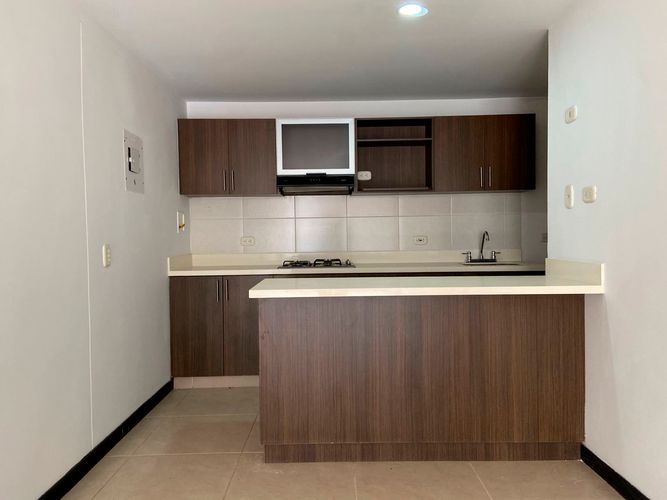 Apartamento de 3 alcobas en venta en San Jose, Sabaneta, 73 m² · foto 4 de 19