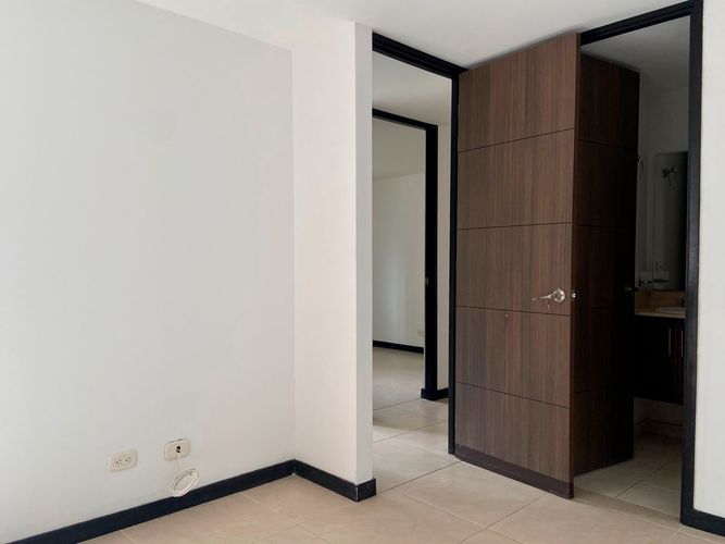 Apartamento de 3 alcobas en venta en San Jose, Sabaneta, 73 m² · foto 10 de 19
