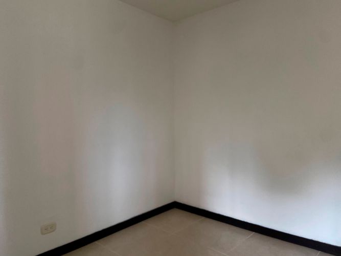 Apartamento de 3 alcobas en venta en San Jose, Sabaneta, 73 m² · foto 12 de 19