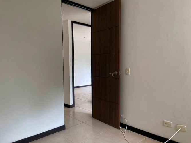 Apartamento de 3 alcobas en venta en San Jose, Sabaneta, 73 m² · foto 13 de 19