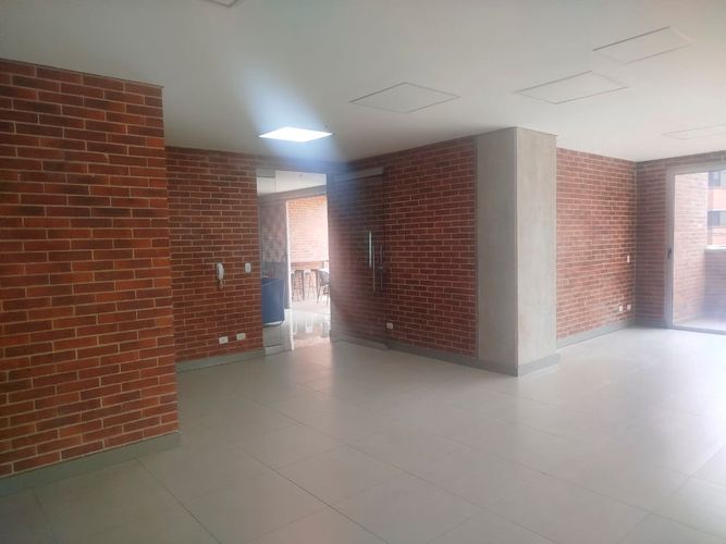 Oficina en arriendo en El Poblado, Medellín, 99 m² · foto 5 de 19