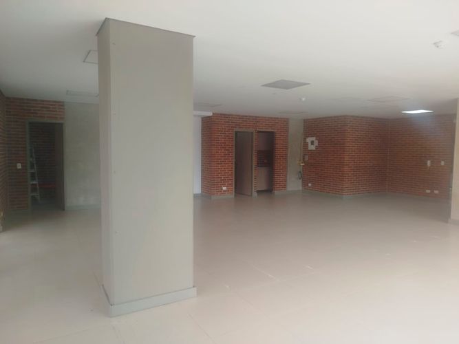 Oficina en arriendo en El Poblado, Medellín, 99 m² · foto 6 de 19