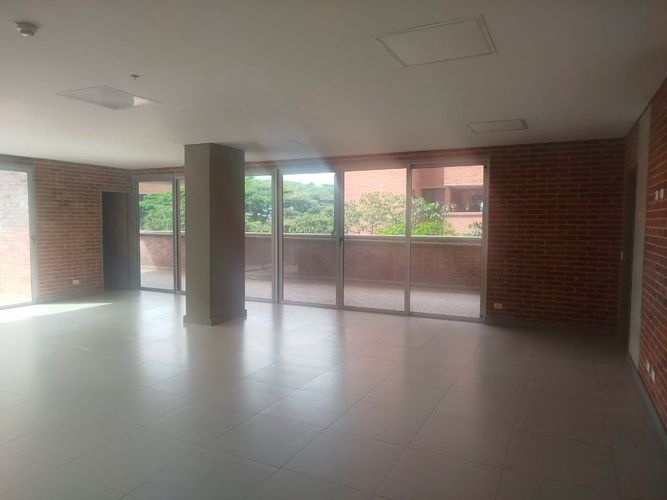 Oficina en arriendo en El Poblado, Medellín, 99 m² · foto 7 de 19