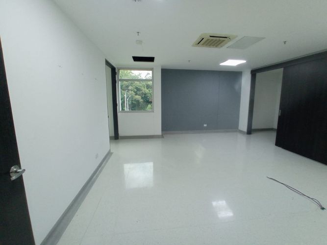 Consultorio en arriendo en San Diego, Medellín, 326 m² · foto 3 de 14
