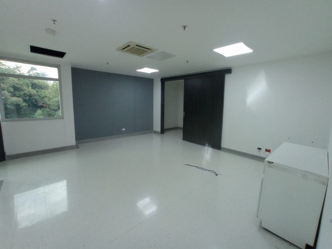 Consultorio en arriendo en San Diego, Medellín, 326 m² · foto 4 de 14