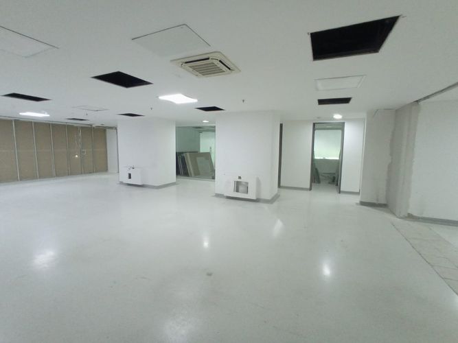 Consultorio en arriendo en San Diego, Medellín, 326 m² · foto 5 de 14