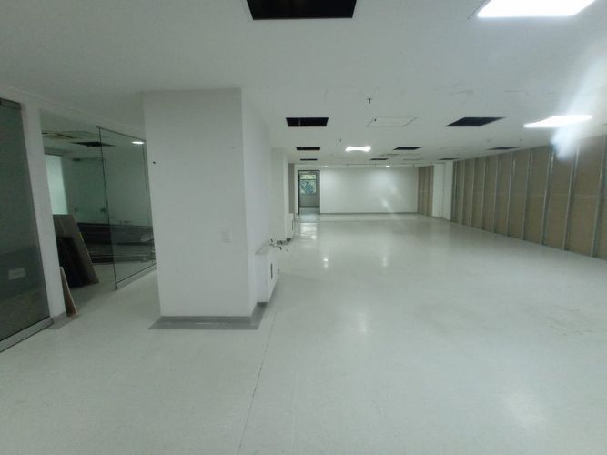 Consultorio en arriendo en San Diego, Medellín, 326 m² · foto 6 de 14